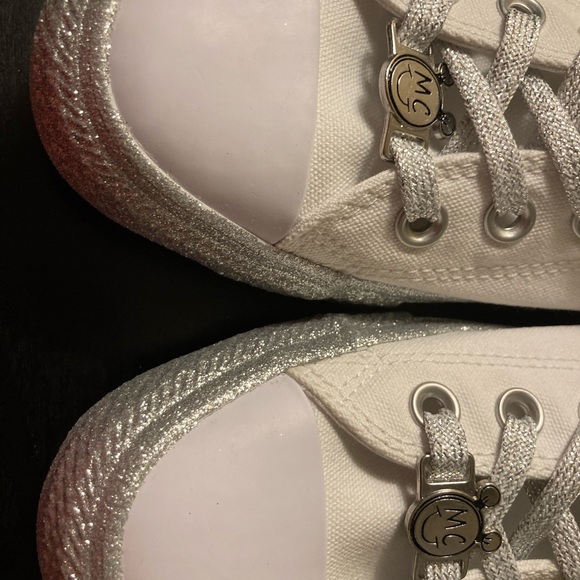 Miley Cyrus x Converse Ox Low Top NWT - Picture 7 of 16